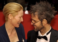 Tilda Swinton und Christoph Schlingensief, flirtend